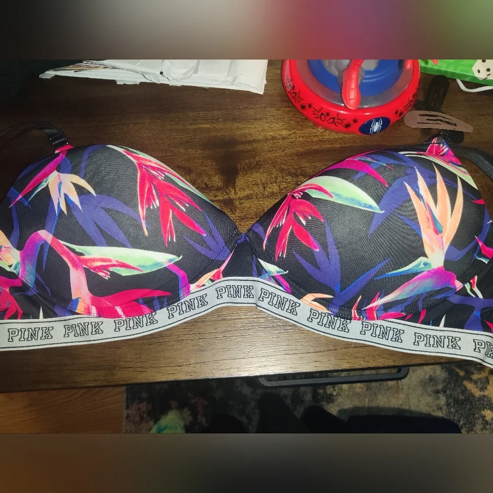PINK Bra - Picture 2 of 3